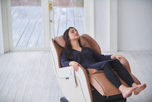 Load image into Gallery viewer, Massage Chair CIRC+