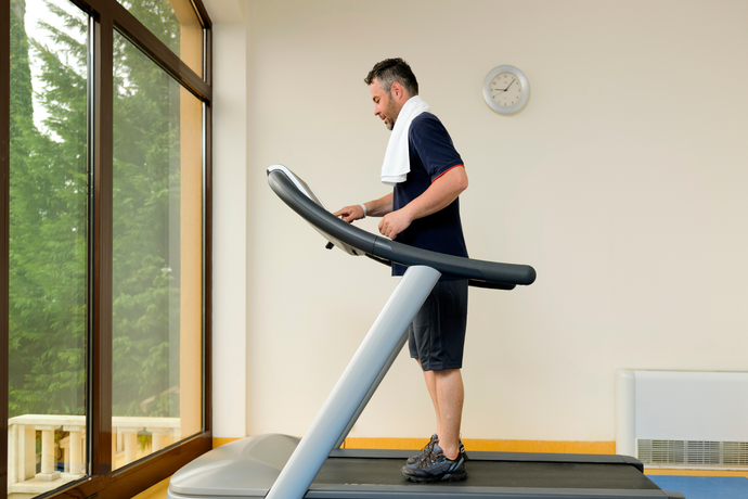 Incline treadmills vs. flat treadmills: which is right for your fitness goals in Pakistan?